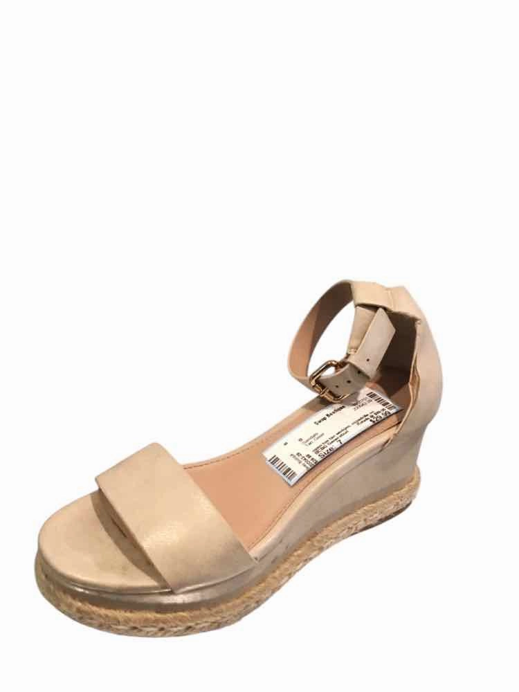 BCBG Generation Tan Size 7 Sandals
