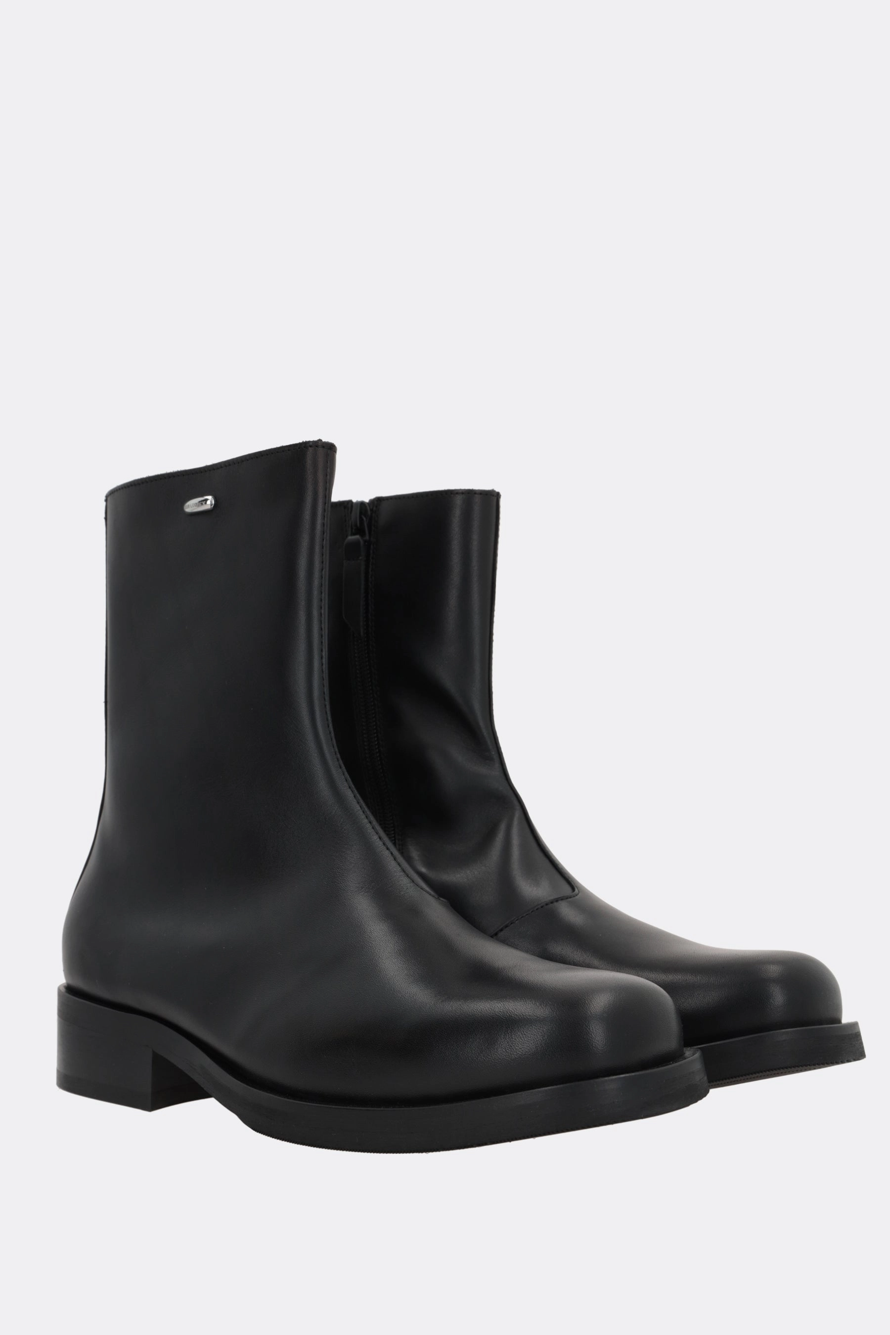 Camion smooth leather ankle boots
