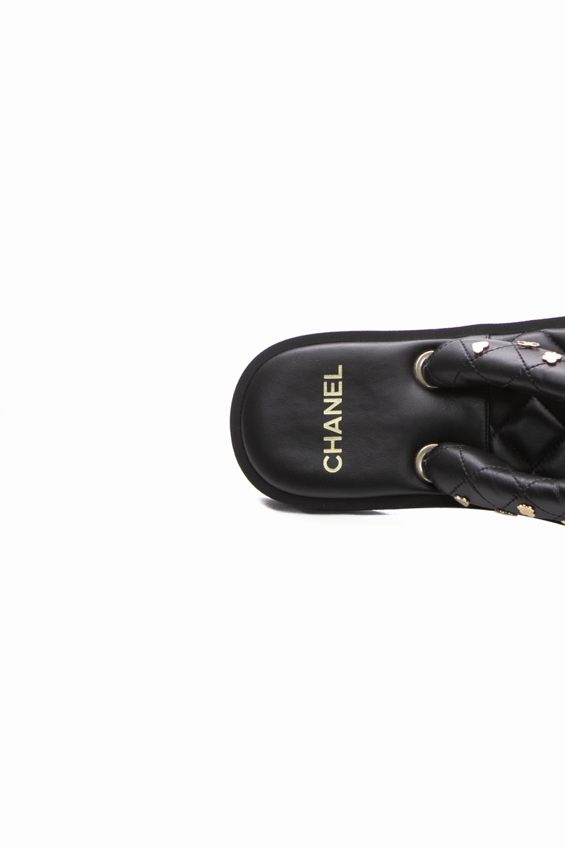 Charms Padded Pool Thong Sandals - Size 41