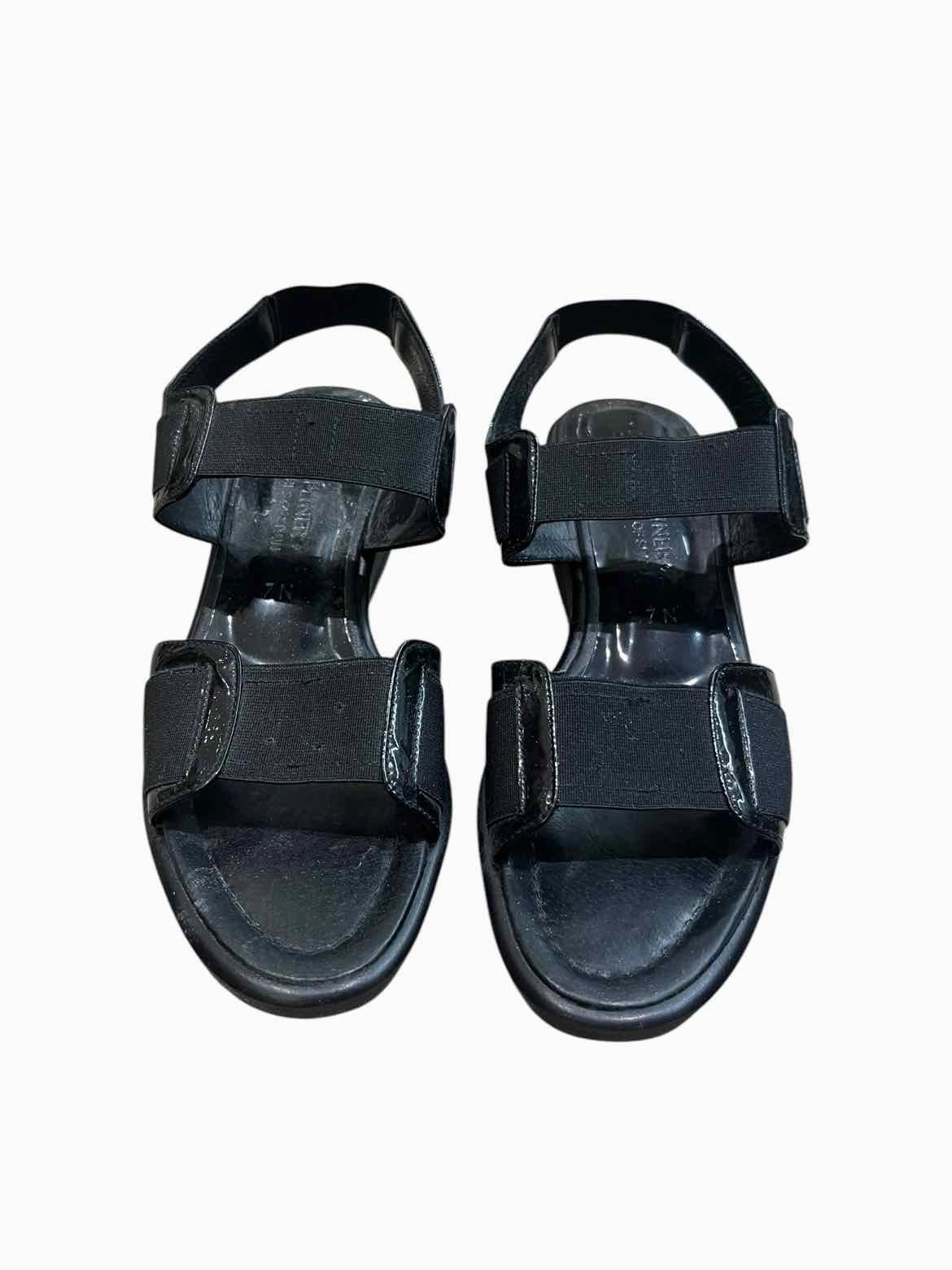 Donald J. Pliner Black Size 7 Sandals