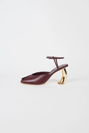 Giustine Burgundy