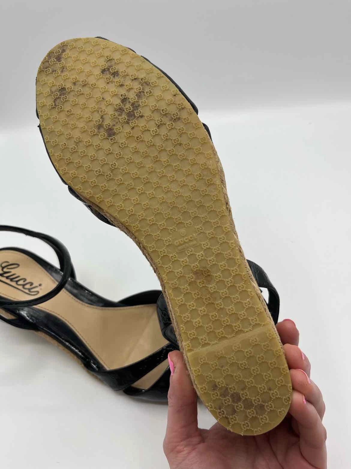 Gucci black and beige Size 10.5 Shoes