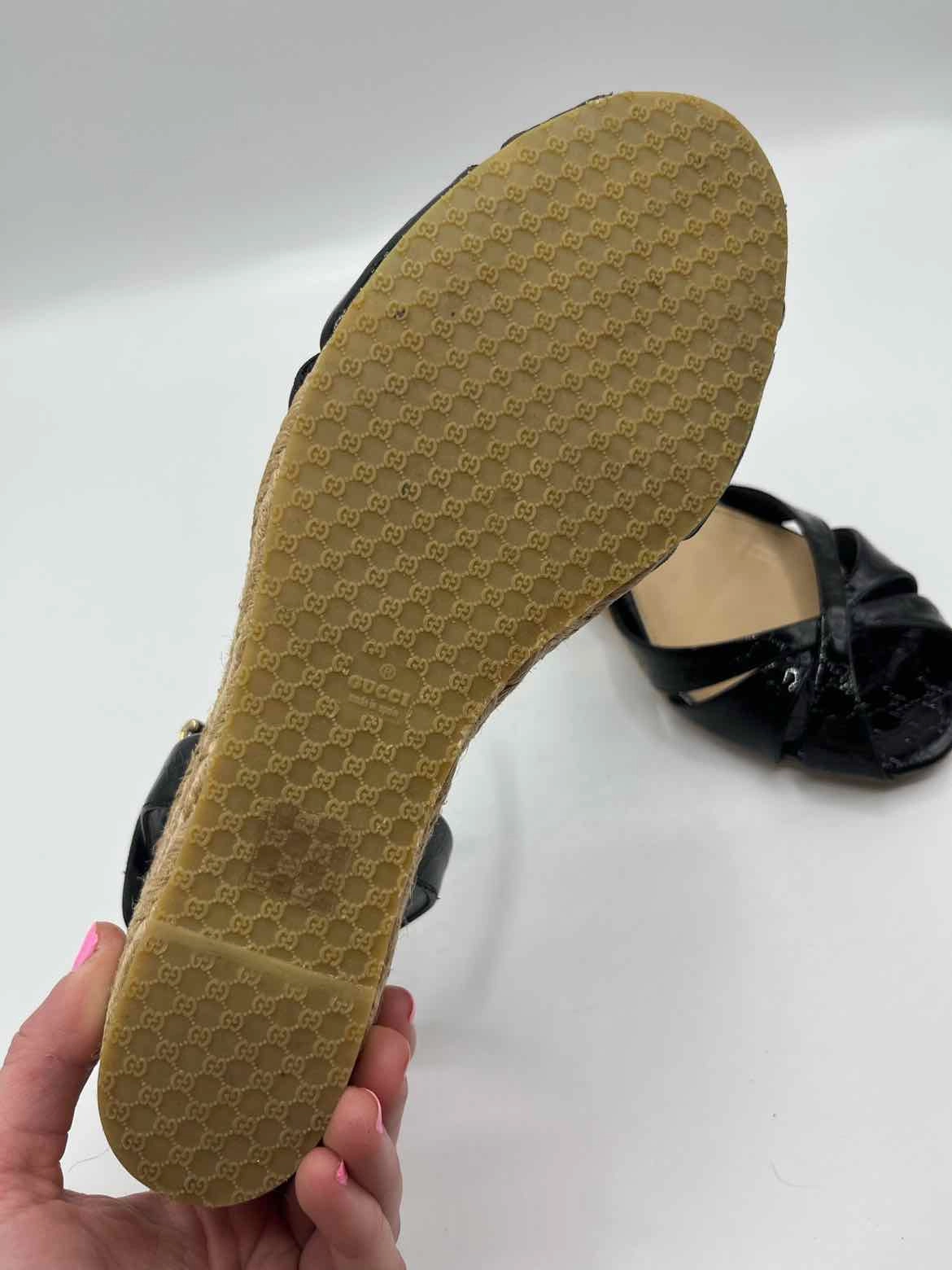 Gucci black and beige Size 10.5 Shoes