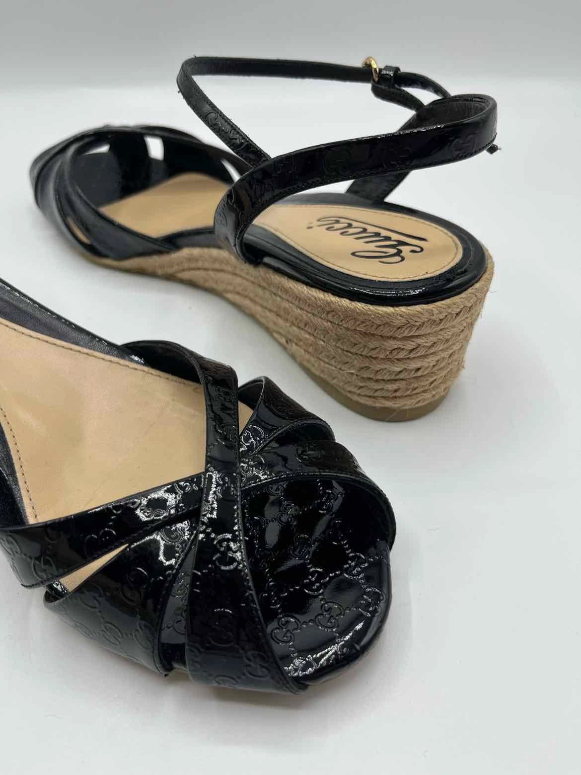 Gucci black and beige Size 10.5 Shoes
