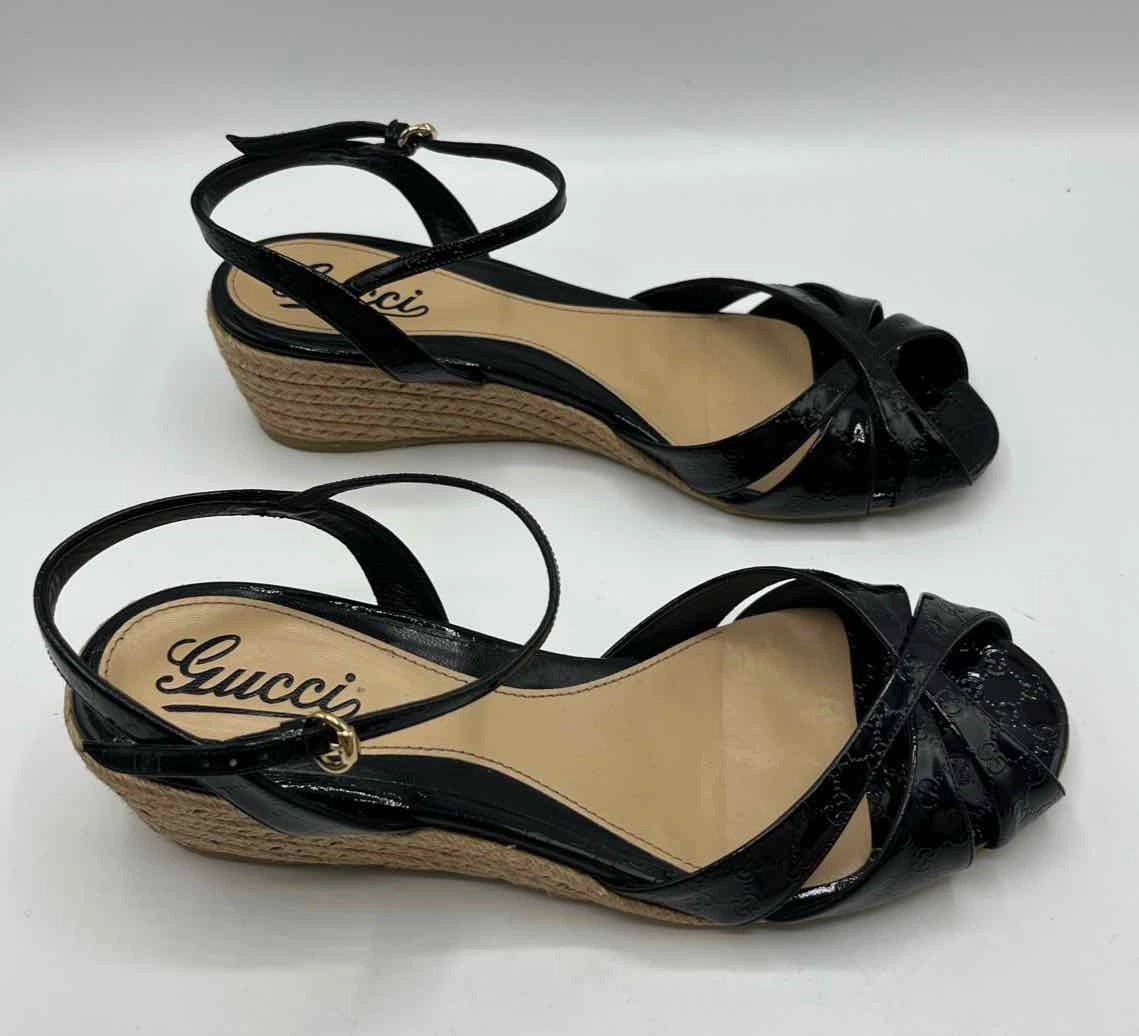 Gucci black and beige Size 10.5 Shoes