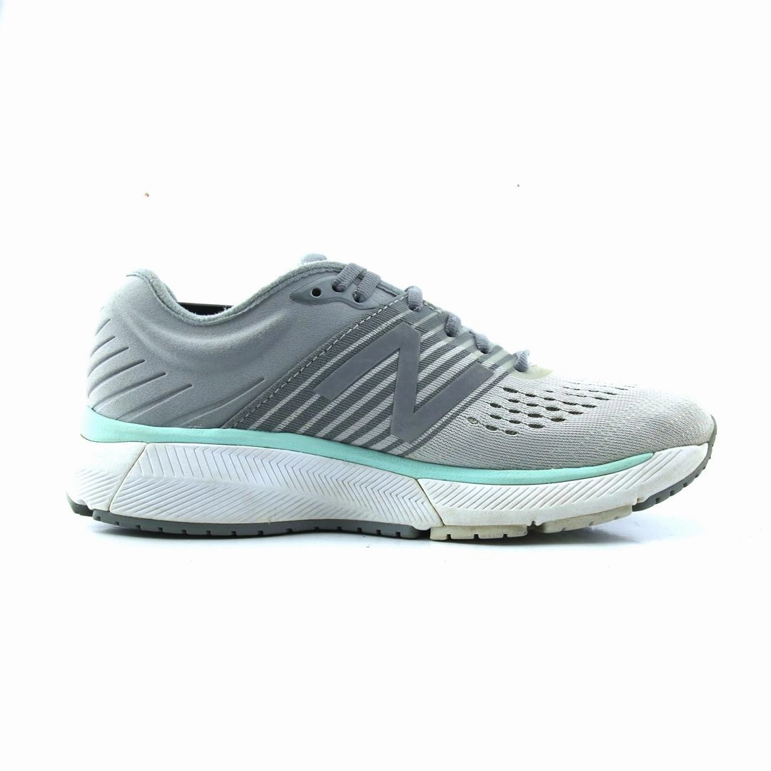 NEW BALANCE 860 V10