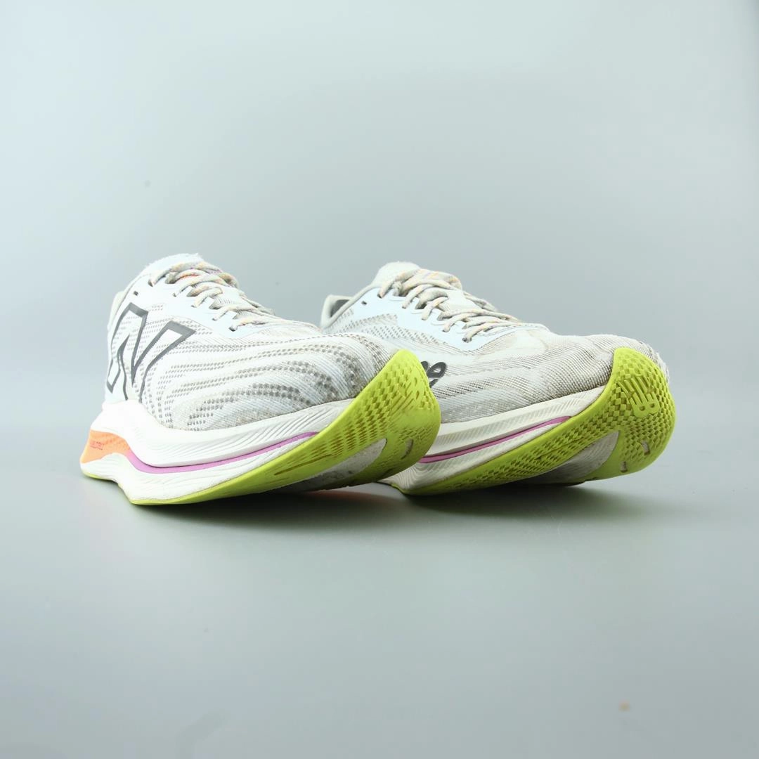 NEW BALANCE FUELCELL SUPERCOMP TRAINER V2