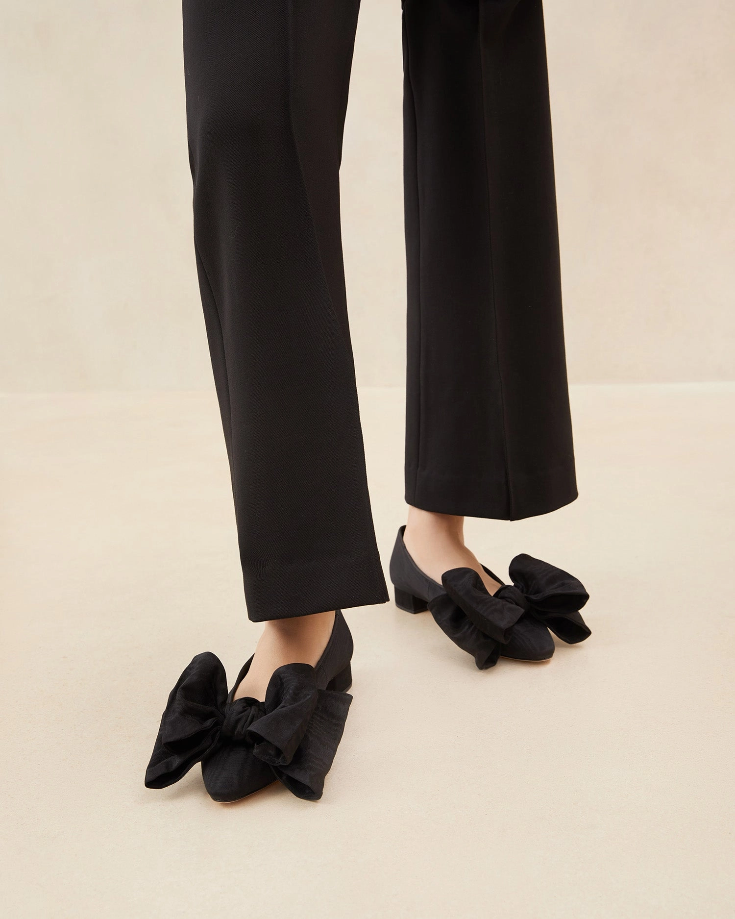 Noa Black Moiré Bow Flat
