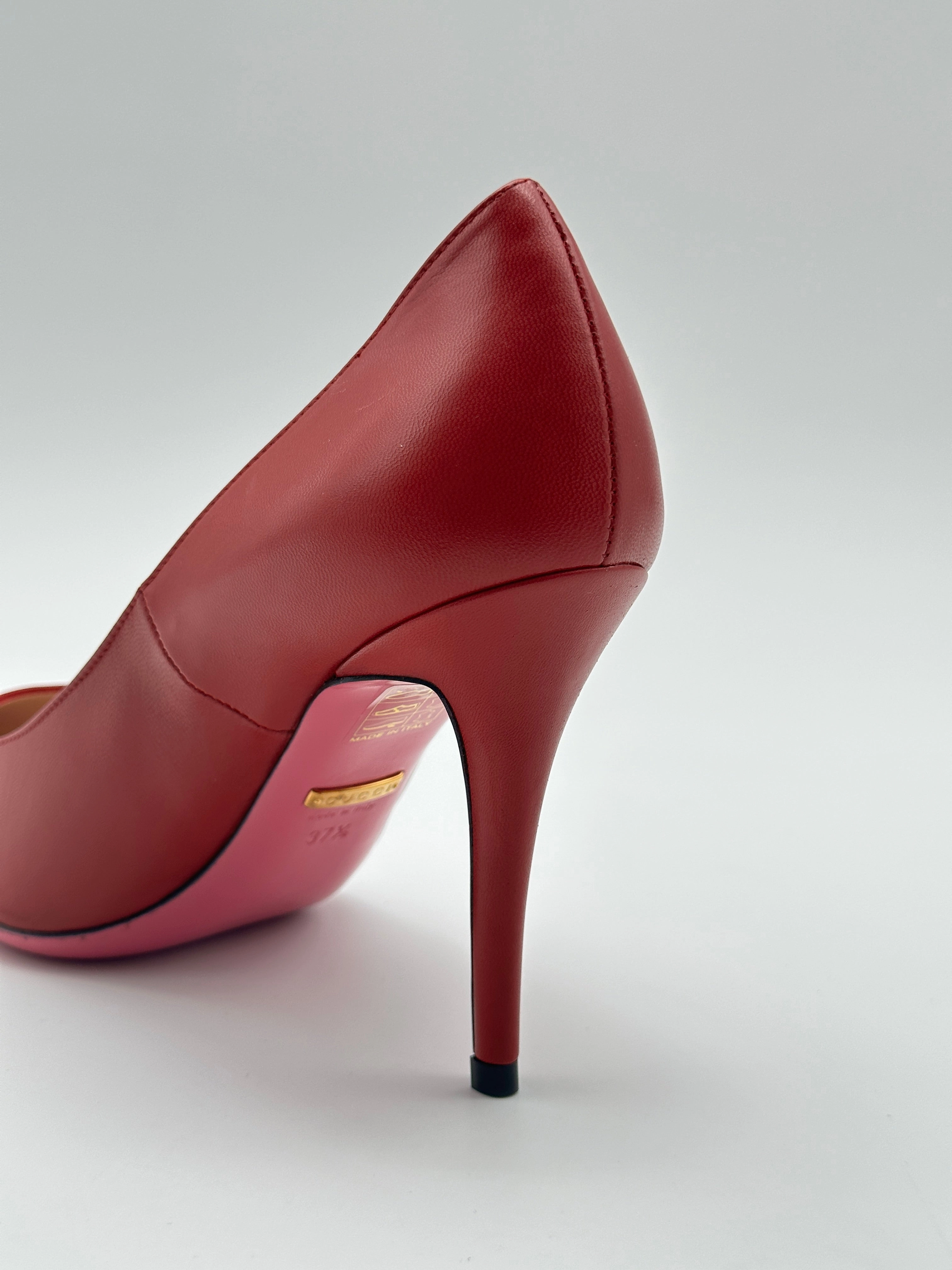 Red Décolleté
