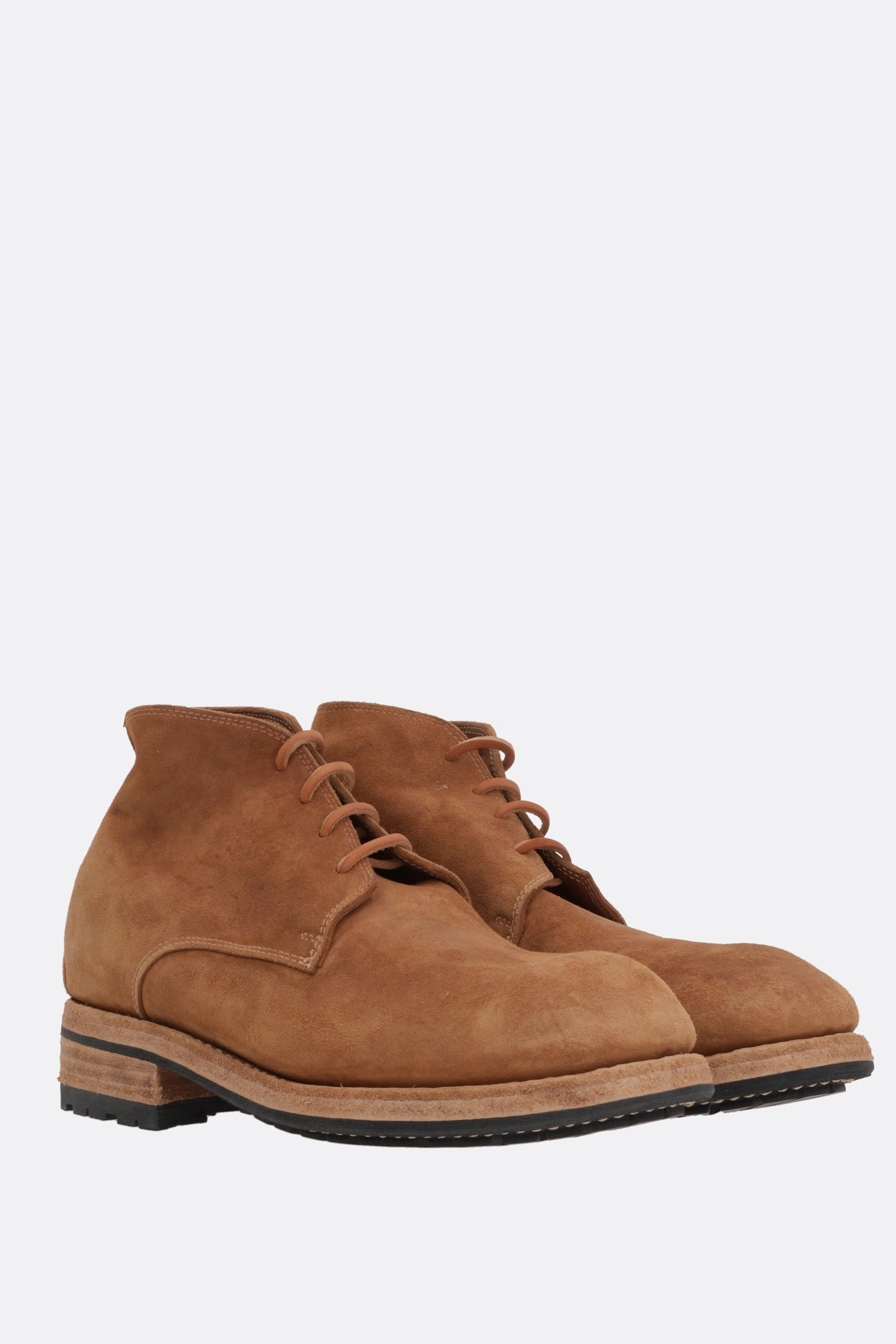 Ruggero desert boots in suede