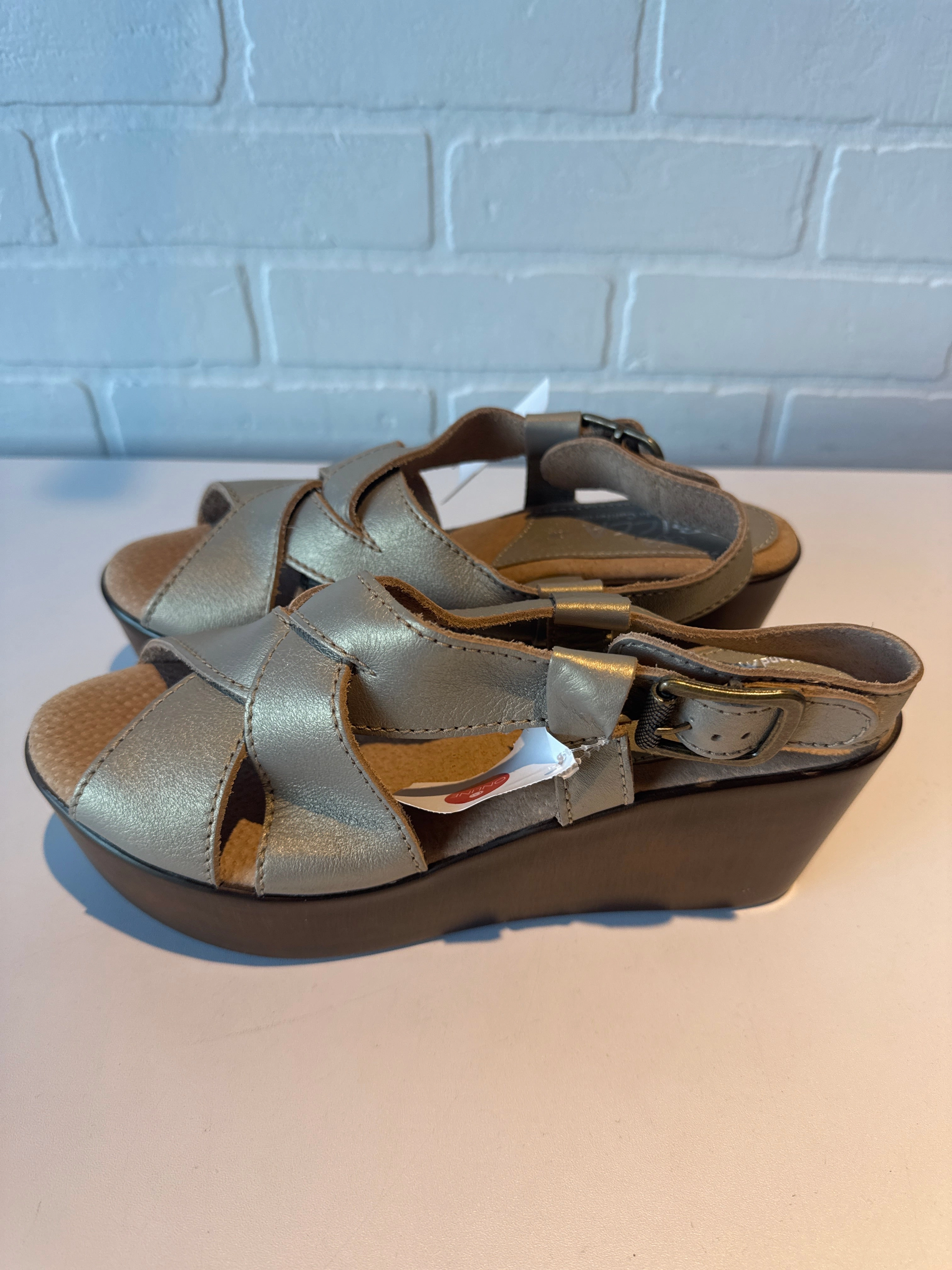 Sandals Heels Block By Sbicca In Bronze, Size: 10
