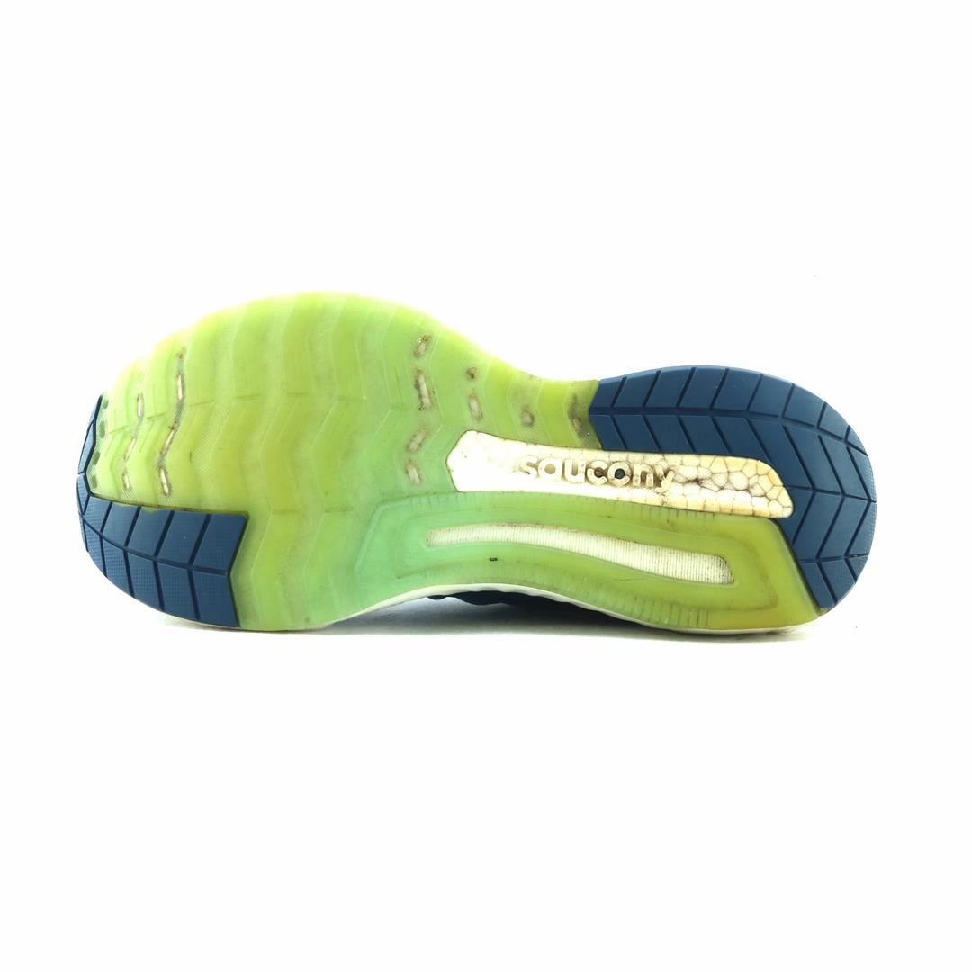 SAUCONY HURRICANE 22