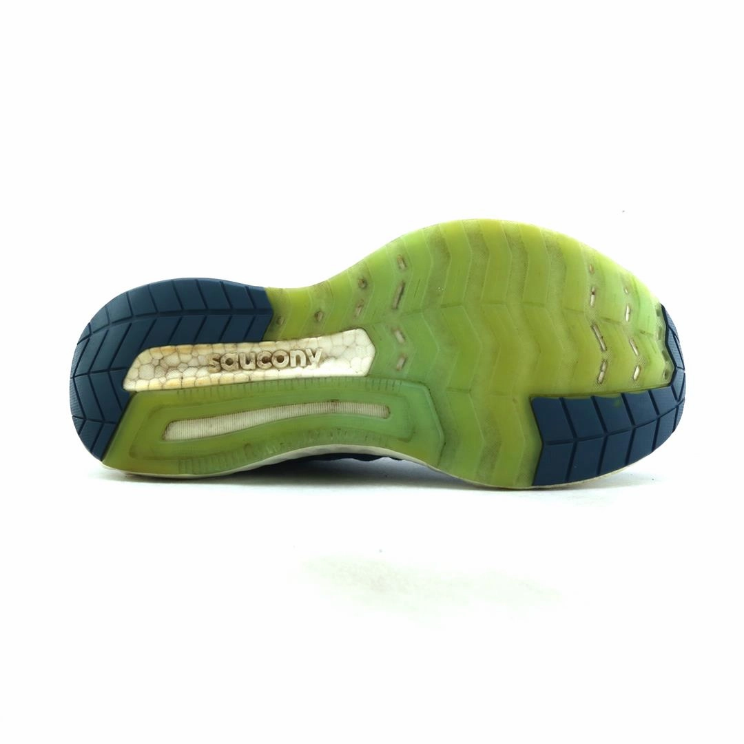 SAUCONY HURRICANE 22