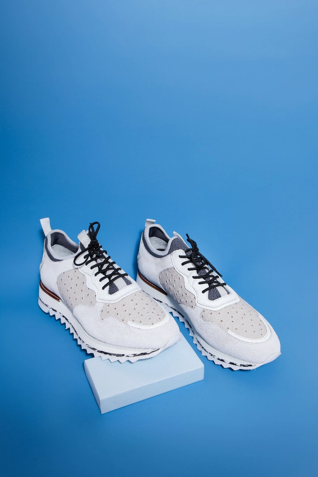 The Sopez White Leather Men Sneaker