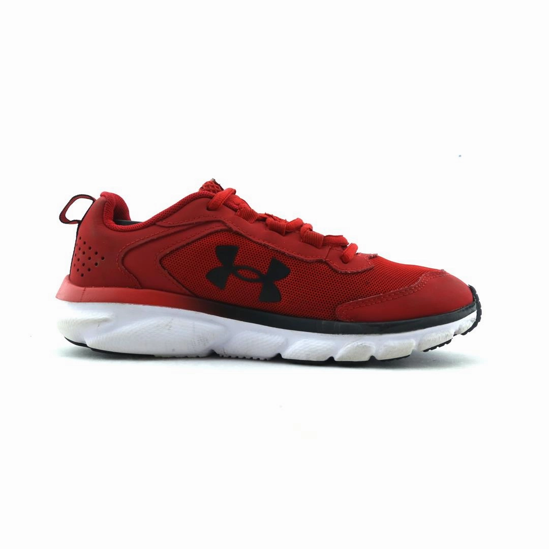 UNDER ARMOUR CHARGED ASSERT 9