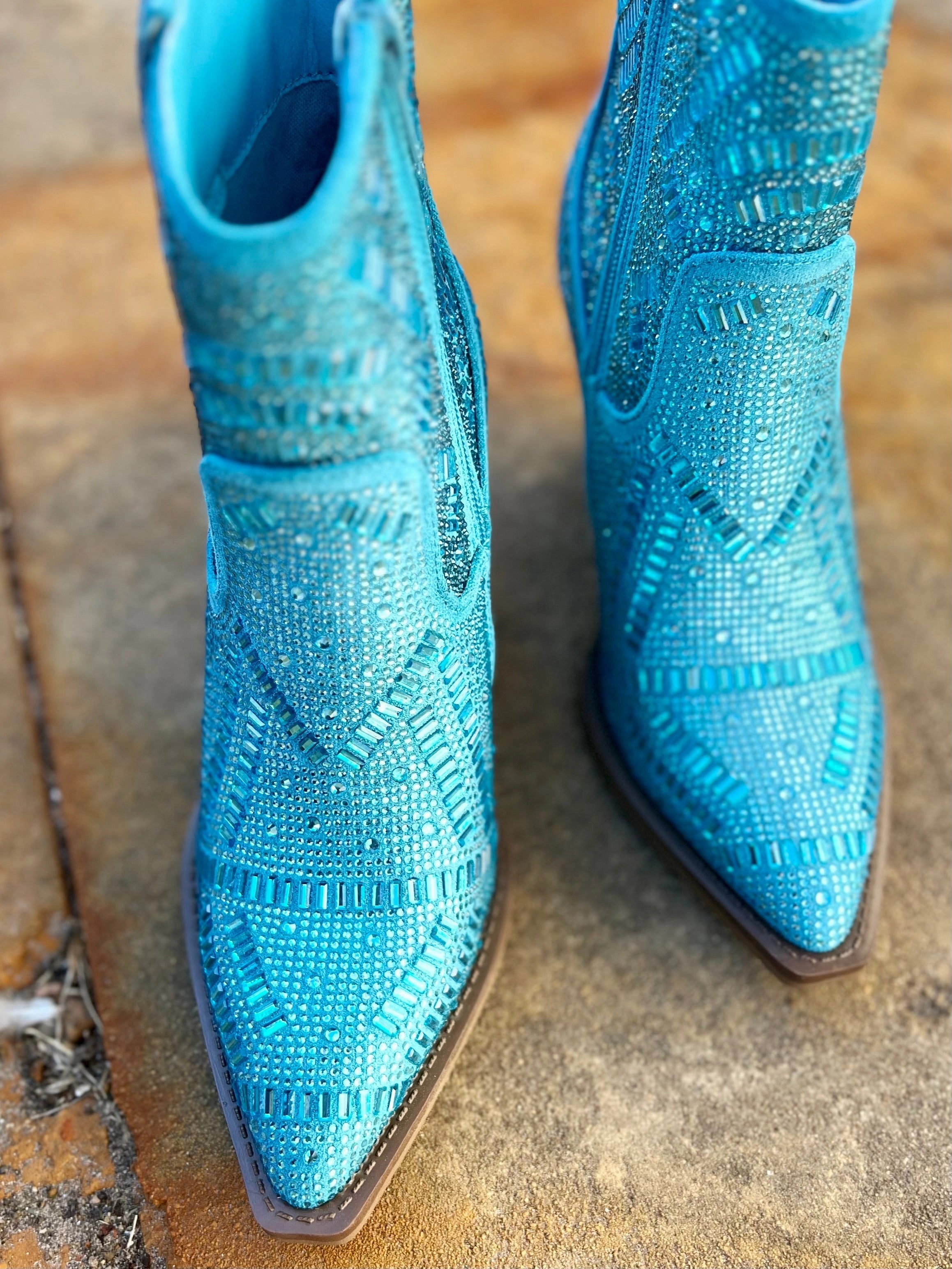 Very G Turquoise Maze of Life Boots*