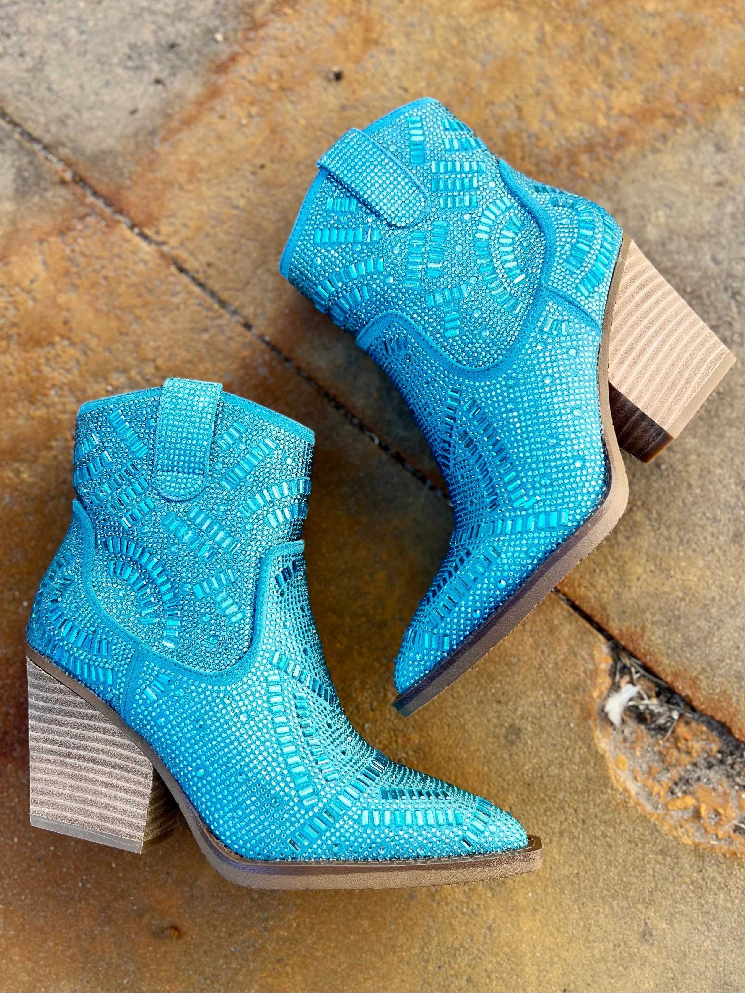 Very G Turquoise Maze of Life Boots*