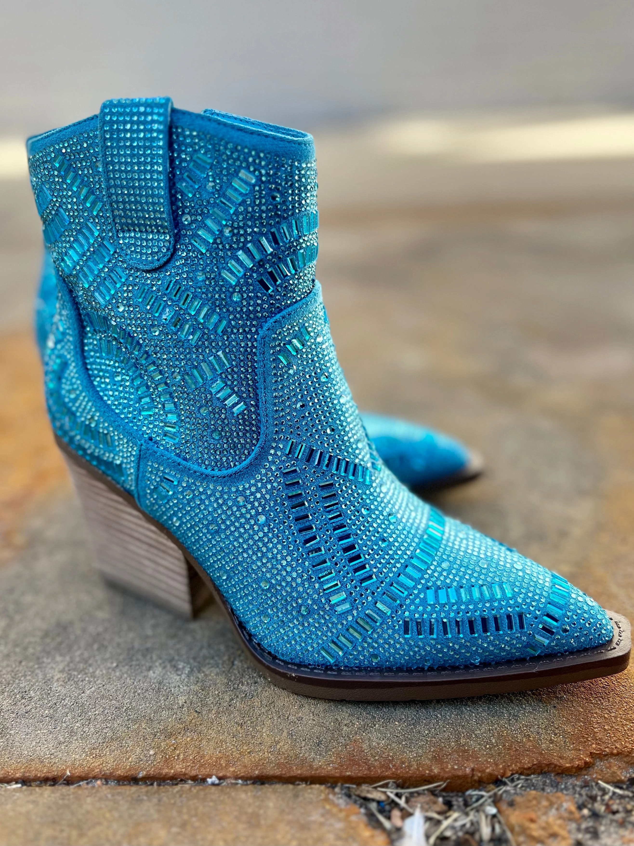 Very G Turquoise Maze of Life Boots*