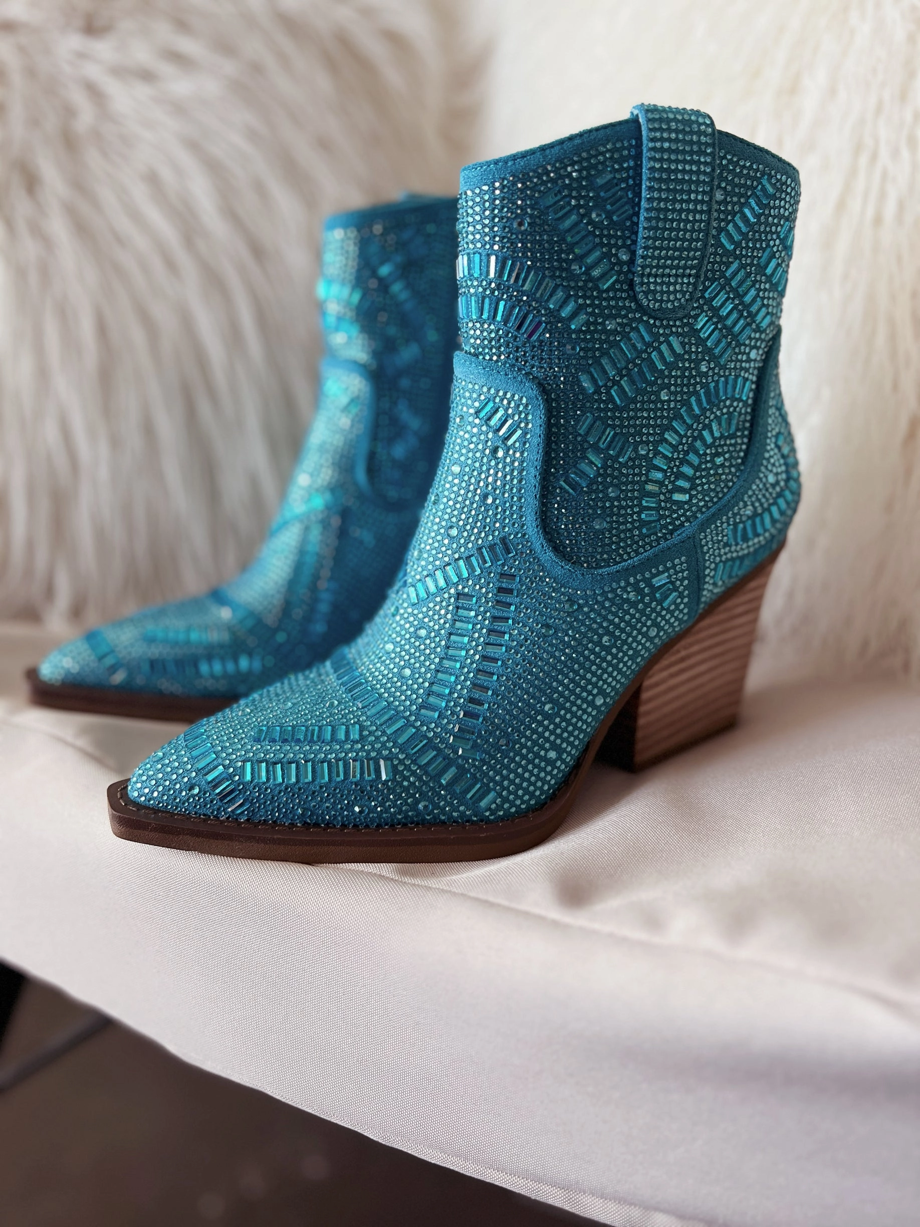 Very G Turquoise Maze of Life Boots*