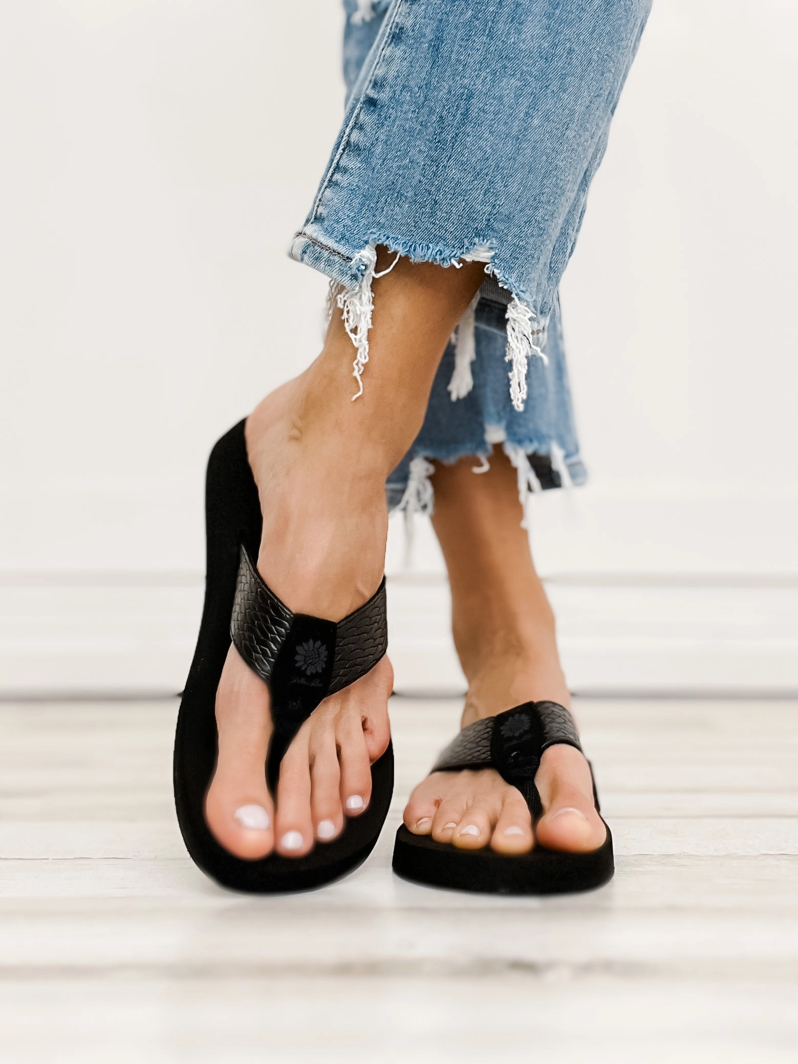Yellowbox Flax Flip Flop in Black